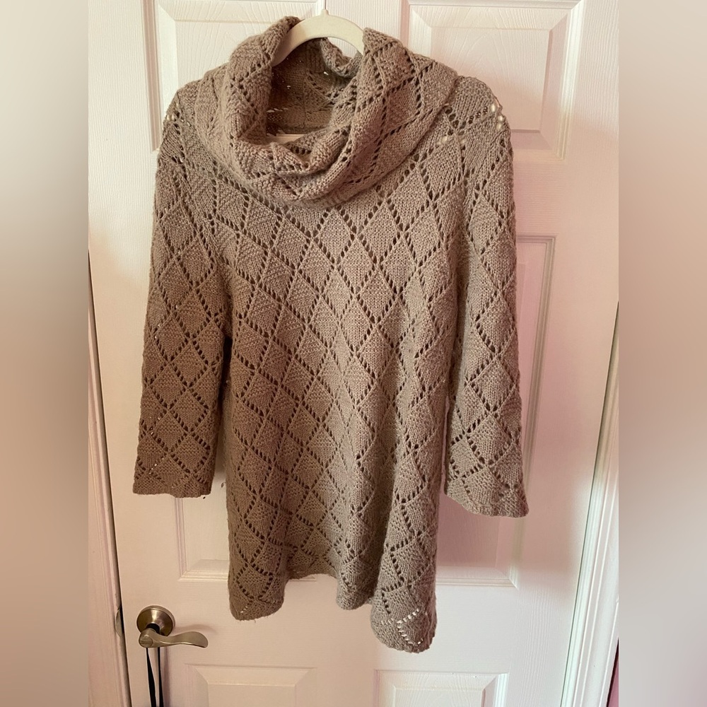 Old Navy sweater